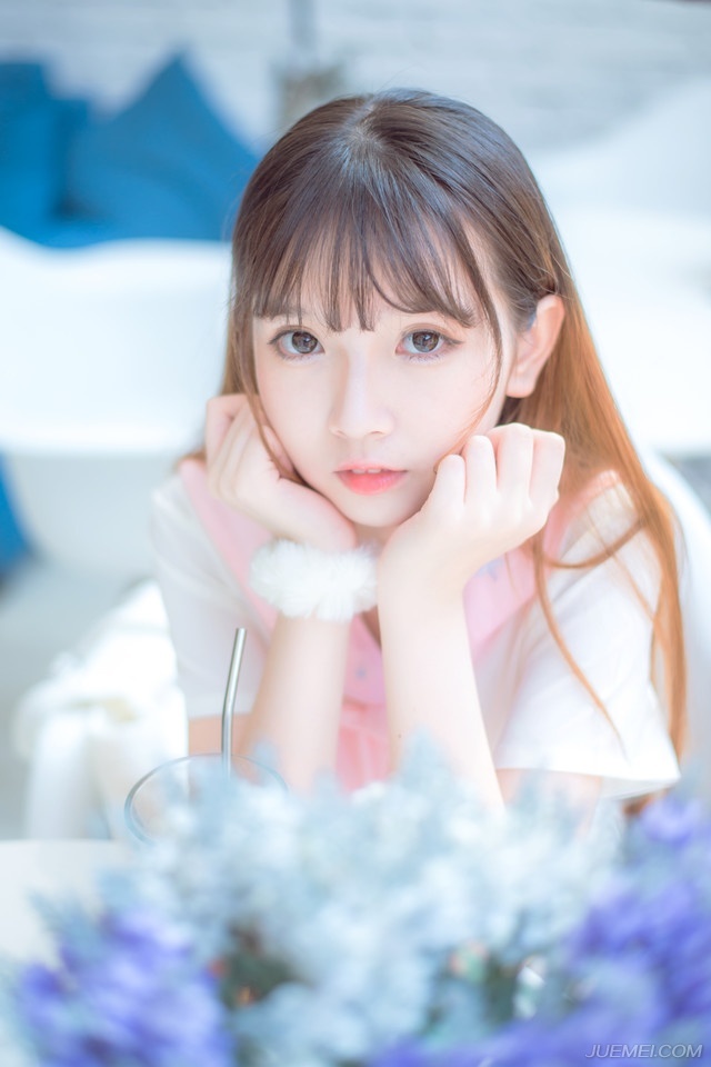 “此话当真？”刘璝目光一亮，随即苦笑道：“破镜岂能重圆，先生只要能让在下手刃刘璋，于愿足矣。”